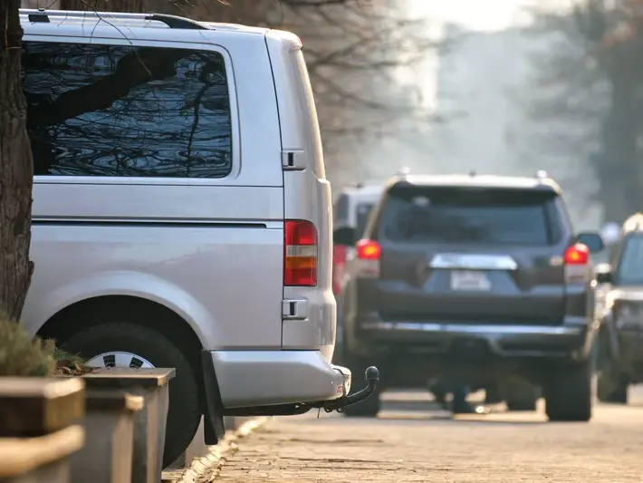 Phoenix Accident and Injury Law Firm meeting client about side-impact claim near The Wigwam Resort